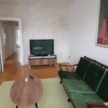 Green Apartment
